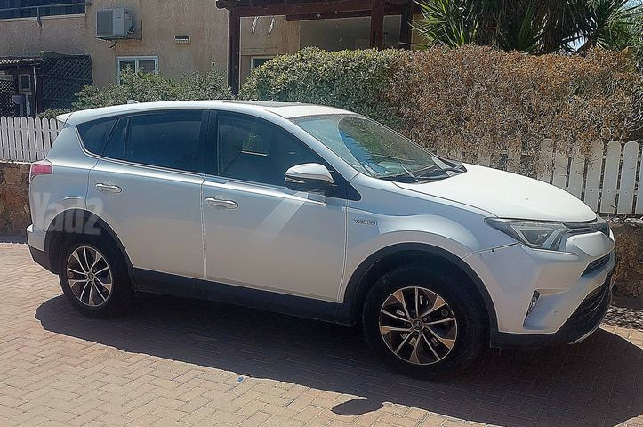 מודעת רכב טויוטה RAV4