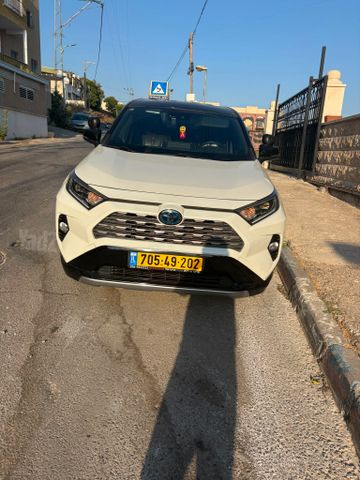 מודעת רכב טויוטה RAV4