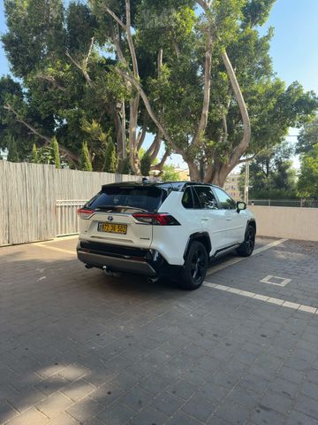טויוטה RAV4