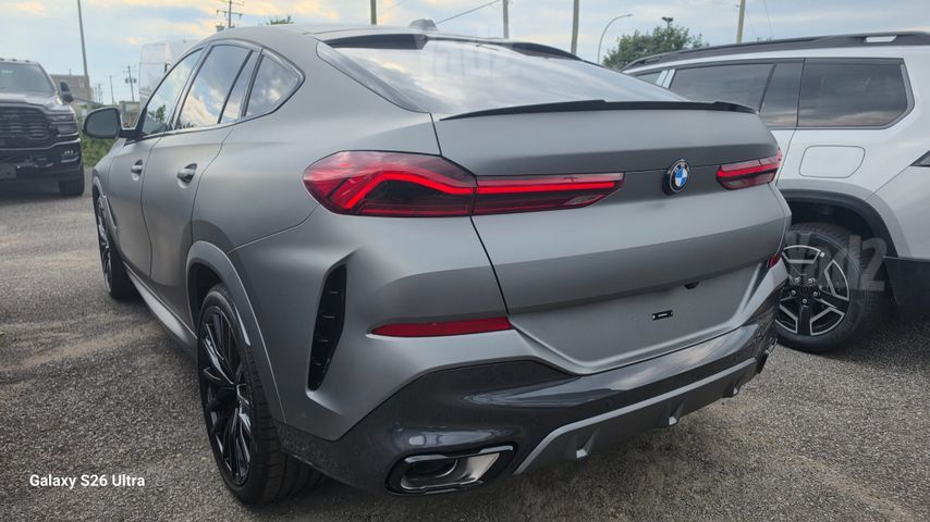 ב מ וו X6
