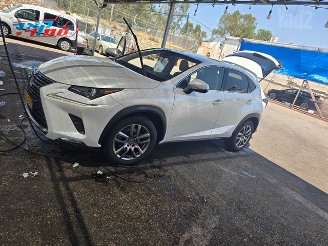 לקסוס NX