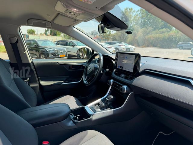 טויוטה RAV4