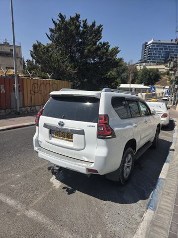 טויוטה לנד קרוזר