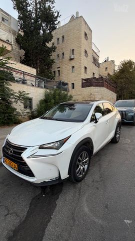 לקסוס NX