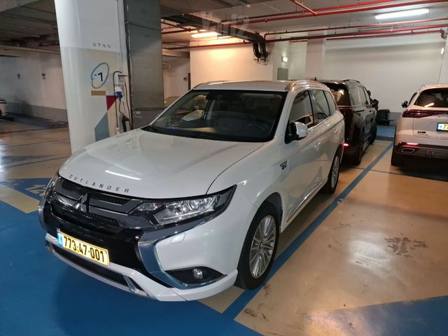 מיצובישי אאוטלנדר