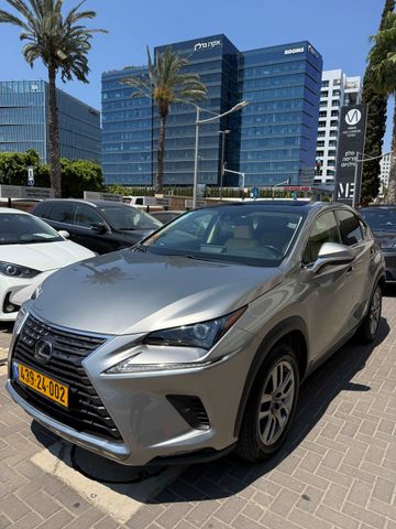 לקסוס NX