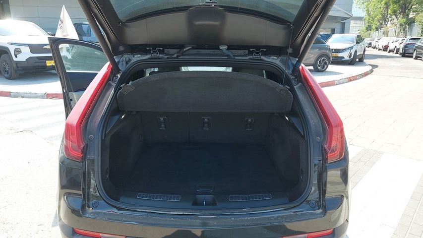 מודעת רכב קאדילק XT4
