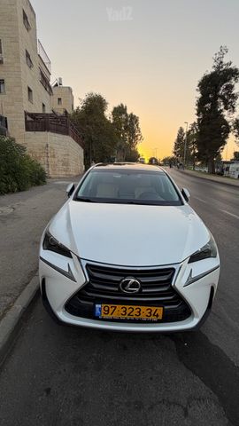 לקסוס NX