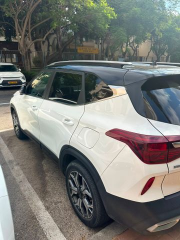 קיה סלטוס
