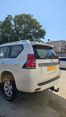 טויוטה לנד קרוזר