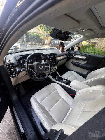 מודעת רכב וולוו XC40