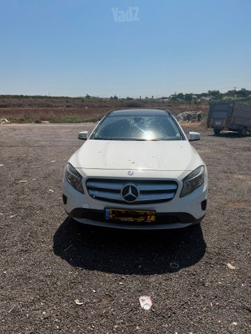 מרצדס-בנץ GLA