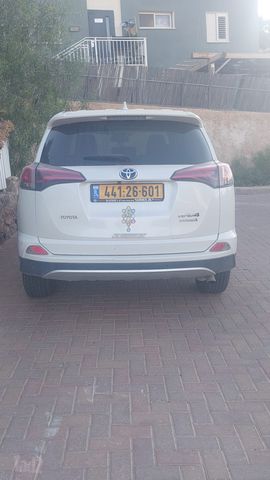 טויוטה RAV4