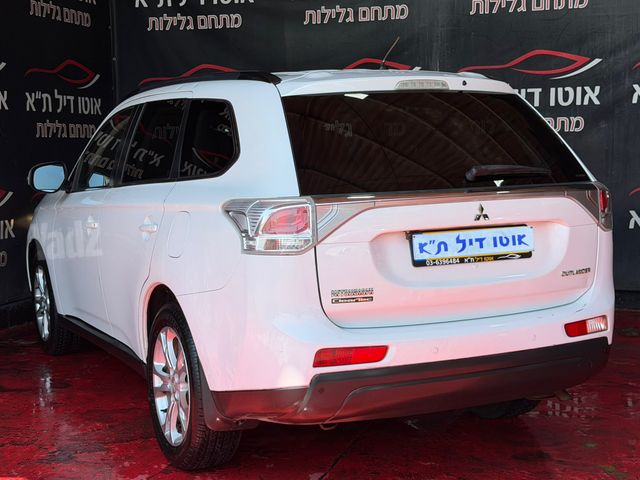 מיצובישי אאוטלנדר