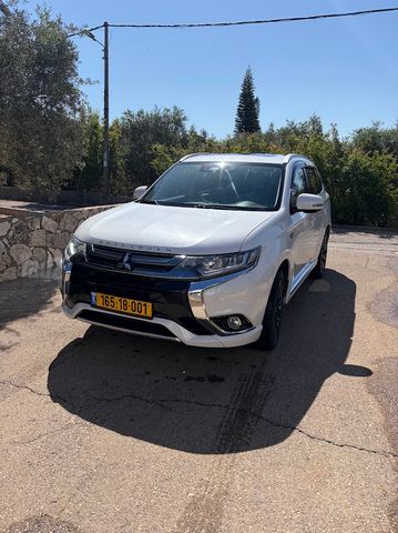 מיצובישי אאוטלנדר