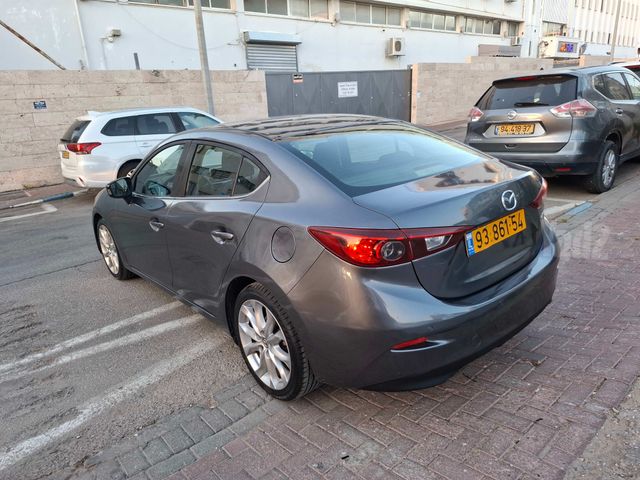 מאזדה 3