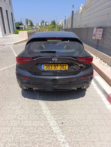 אינפיניטי Q30