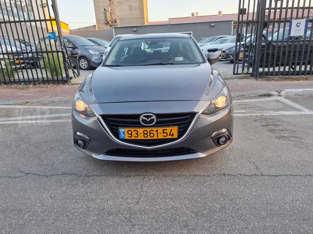 מודעת רכב מאזדה 3