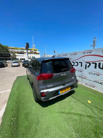 קיה נירו פלוס
