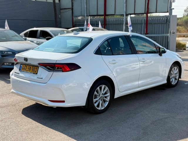 טויוטה קורולה