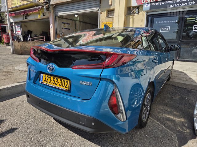 טויוטה פריוס