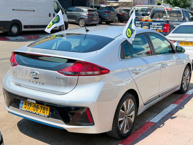 יונדאי איוניק