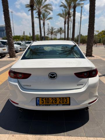 מאזדה 3