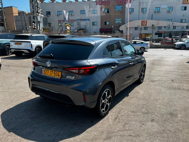 אם ג'י MG3