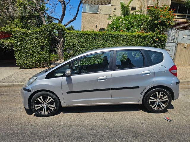 מודעת רכב הונדה ג'אז