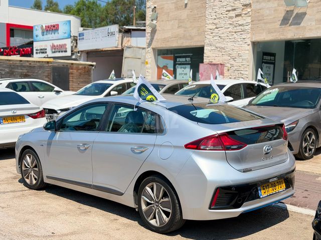 יונדאי איוניק