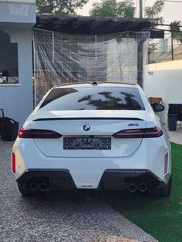 ב מ וו M5