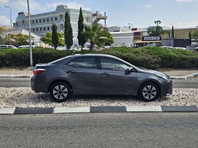 טויוטה קורולה