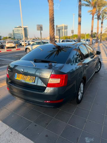 סקודה אוקטביה