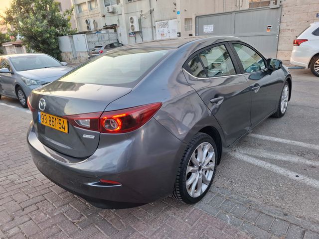 מאזדה 3