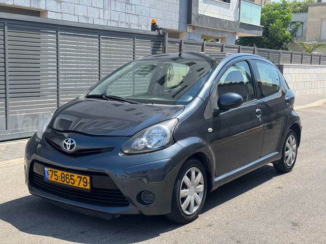 מודעת רכב טויוטה אייגו
