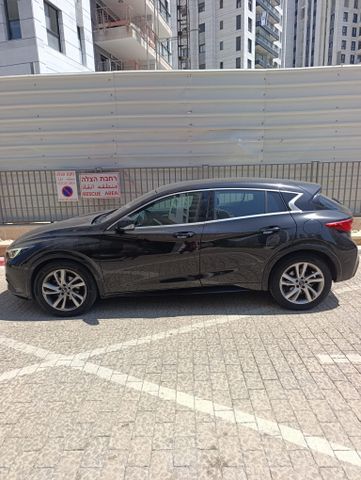 מודעת רכב אינפיניטי Q30