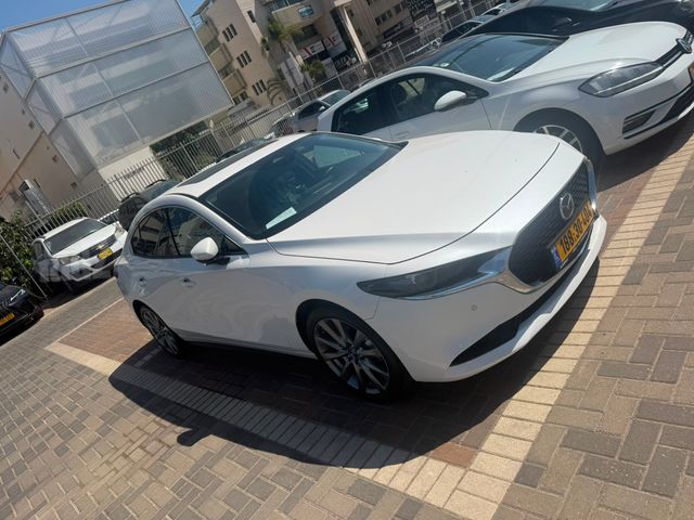 מאזדה 3