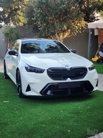 ב מ וו M5