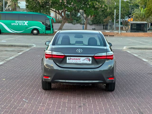 טויוטה קורולה