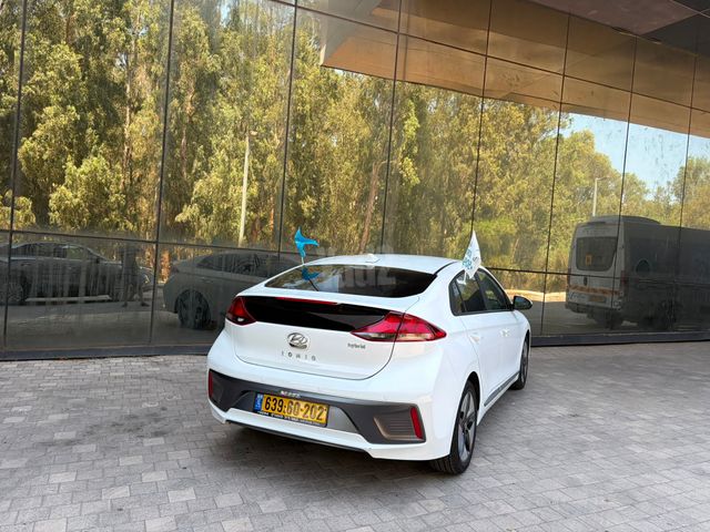 יונדאי איוניק