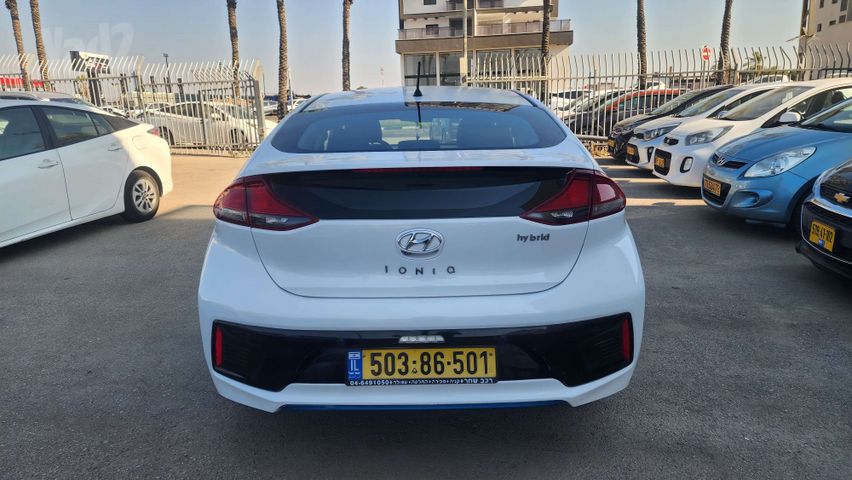 יונדאי איוניק