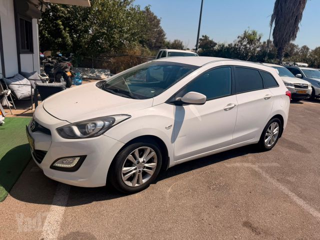 יונדאי i30