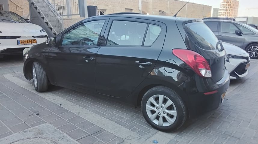 יונדאי i20
