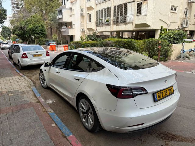 טסלה מודל 3