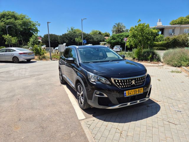 פיג'ו 3008