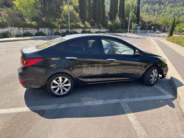 יונדאי אקסנט i25