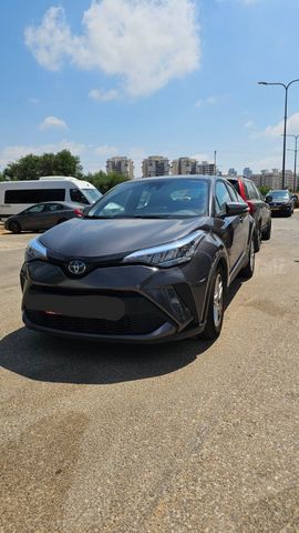 מודעת רכב טויוטה C-HR