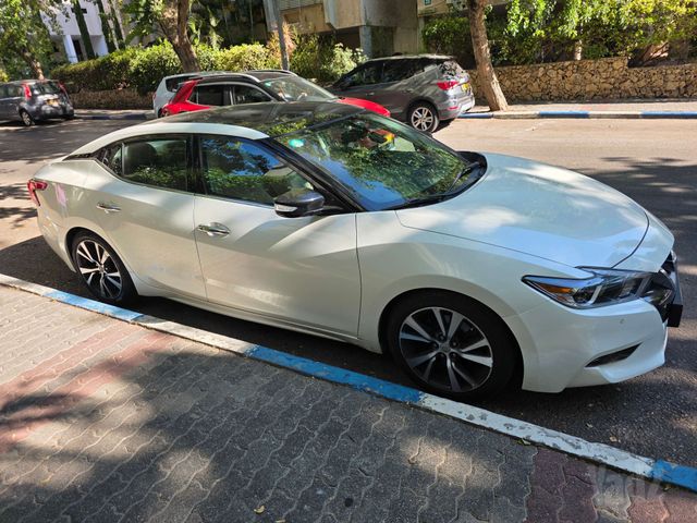 ניסאן מקסימה