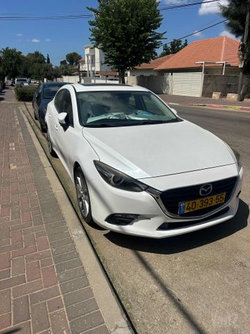 מודעת רכב מאזדה 3