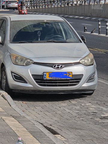 מודעת רכב יונדאי i20